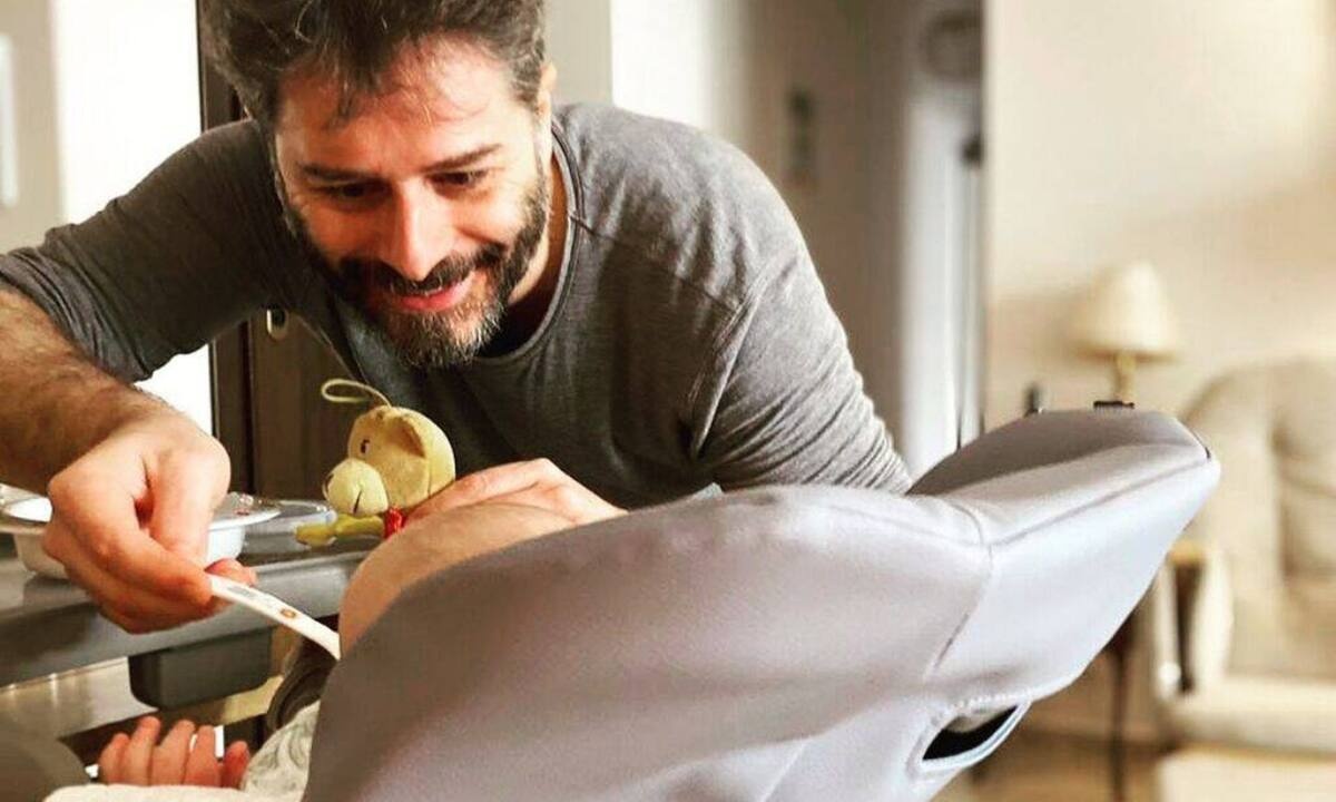 Αλέξανδρος Μπουρδούμης: Τον εκτόπισε ο γιος του από το κρεβάτι - Δείτε φώτο