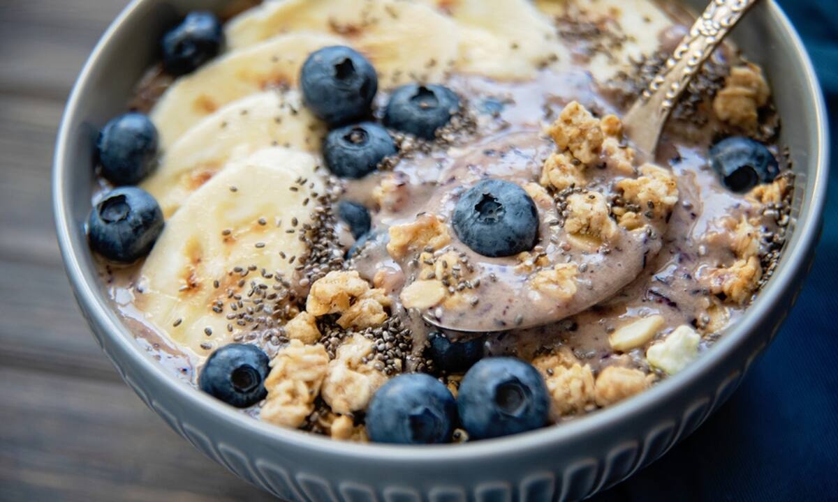 Γκρανόλα: Τι είναι, τα οφέλη & οι κίνδυνοι (εικόνες)