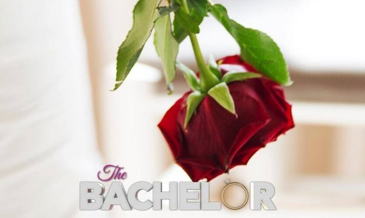 The Bachelor: Η πρώτη φωτογραφία του Αλέξη Παππά ως… «εργένης»! Έτσι έγινε η αποκάλυψη
