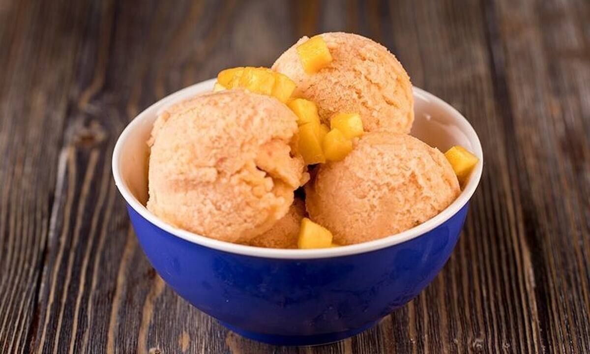 Θέλεις παγωτάκι χωρίς θερμίδες; Φτιάξε σορμπέ ροδάκινο από τον Άκη Πετρετζίκη!