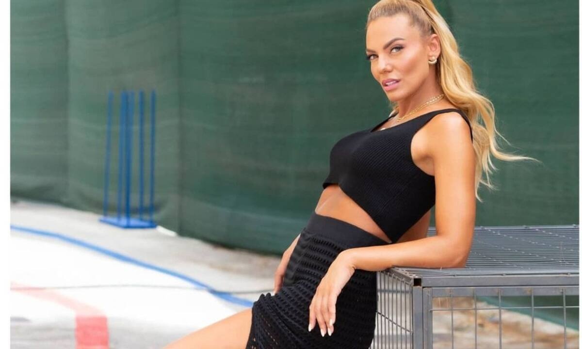 Βρήκαμε το μαύρο μπικίνι της Ιωάννας Μαλέσκου (photos)