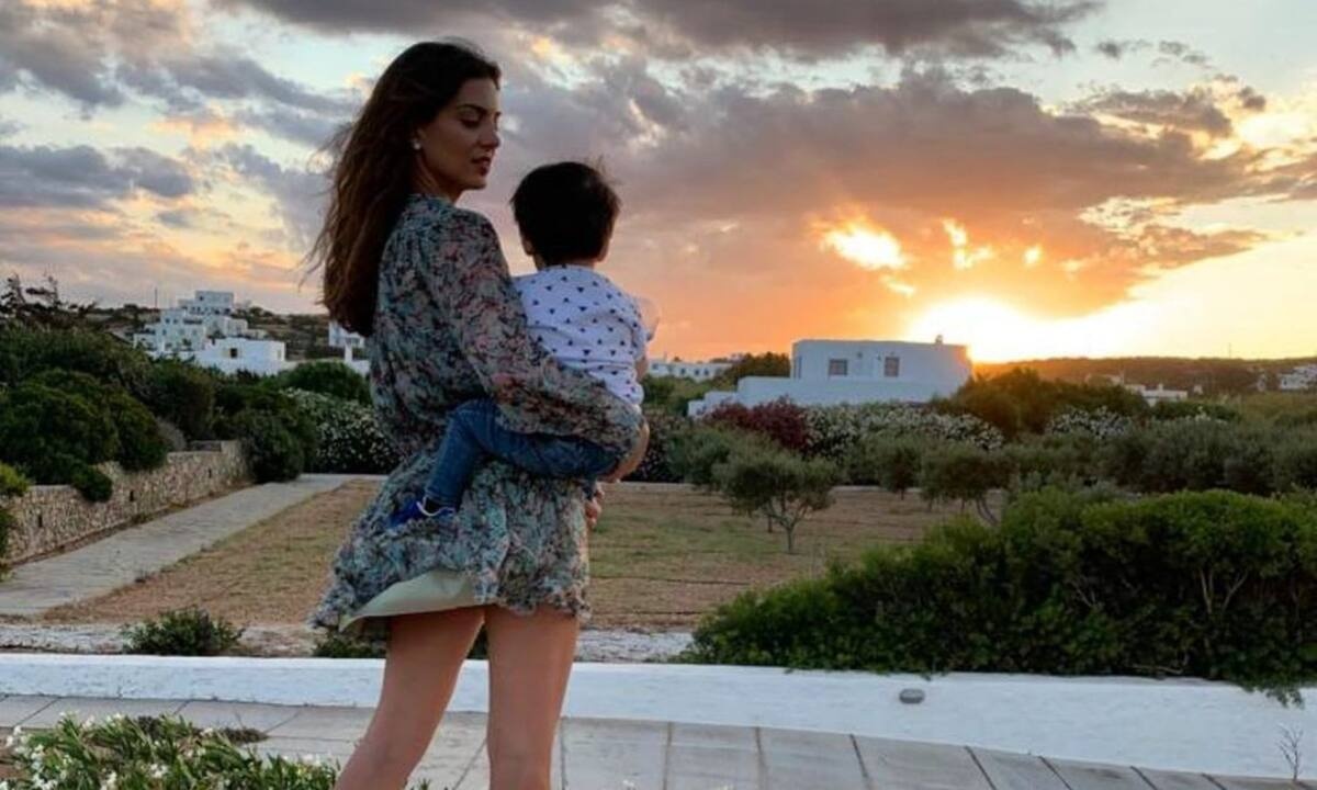 Σταματίνα Τσιμτσιλή: Η φώτο με τον γιο της στις διακοπές- Δείτε πόσο άλλαξε