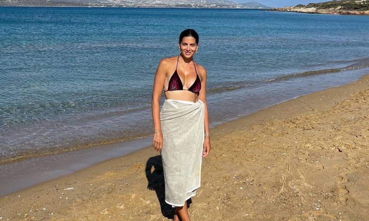 Η Σταματίνα Τσιμτσιλή ποζάρει με μαγιό και αποκαλύπτει τις hot αναλογίες της