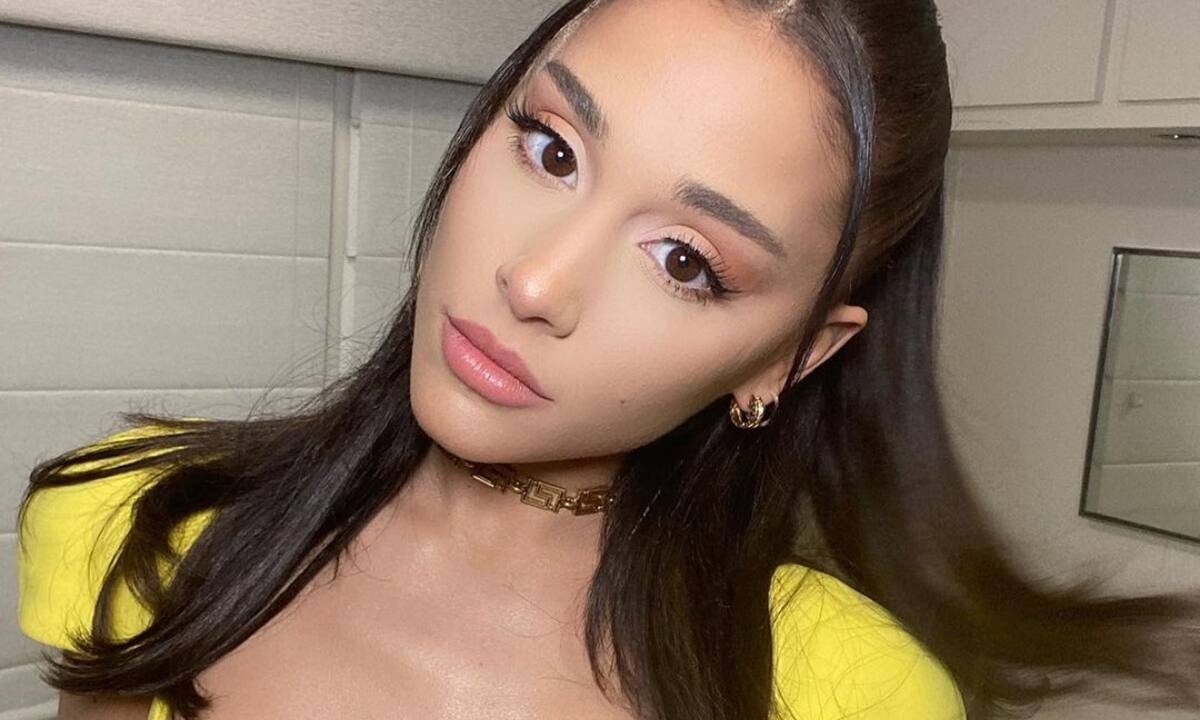 Tendril braids: Δες πώς θα υιοθετήσεις το μεγαλύτερο hair trend του TikTok σαν την Ariana Grande