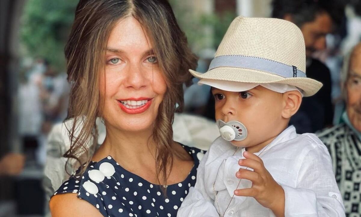 Κατερίνα Μουτσάτσου: Φώτο από τη βάφτιση που δεν έχετε δει ξανά