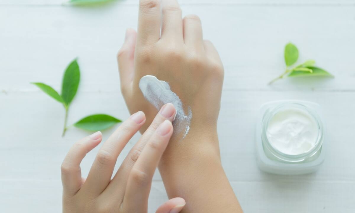 DIY Time! Πώς θα φτιάξεις το καλύτερο after sun για μετά την παραλία