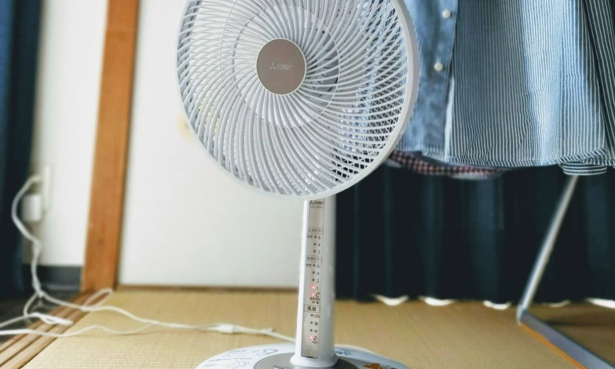 11 ανεμιστηράκια τσέπης που θα σε σώσουν στον καύσωνα