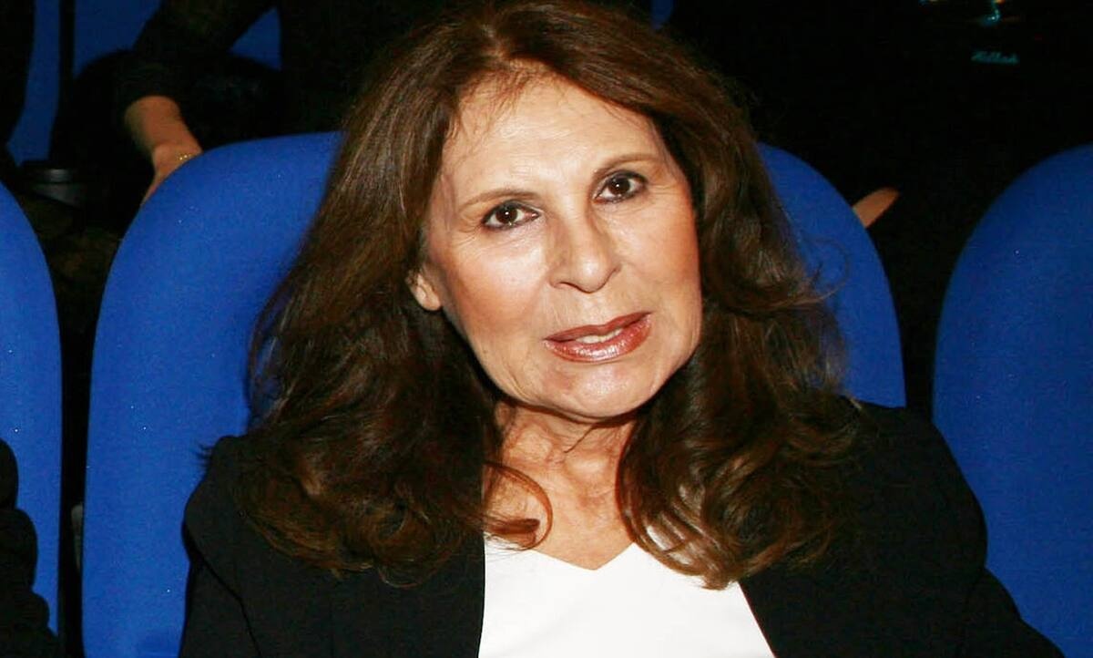 Ρένα Κουμιώτη: Πού έχει χαθεί η τραγουδίστρια; Τι κάνει σήμερα;