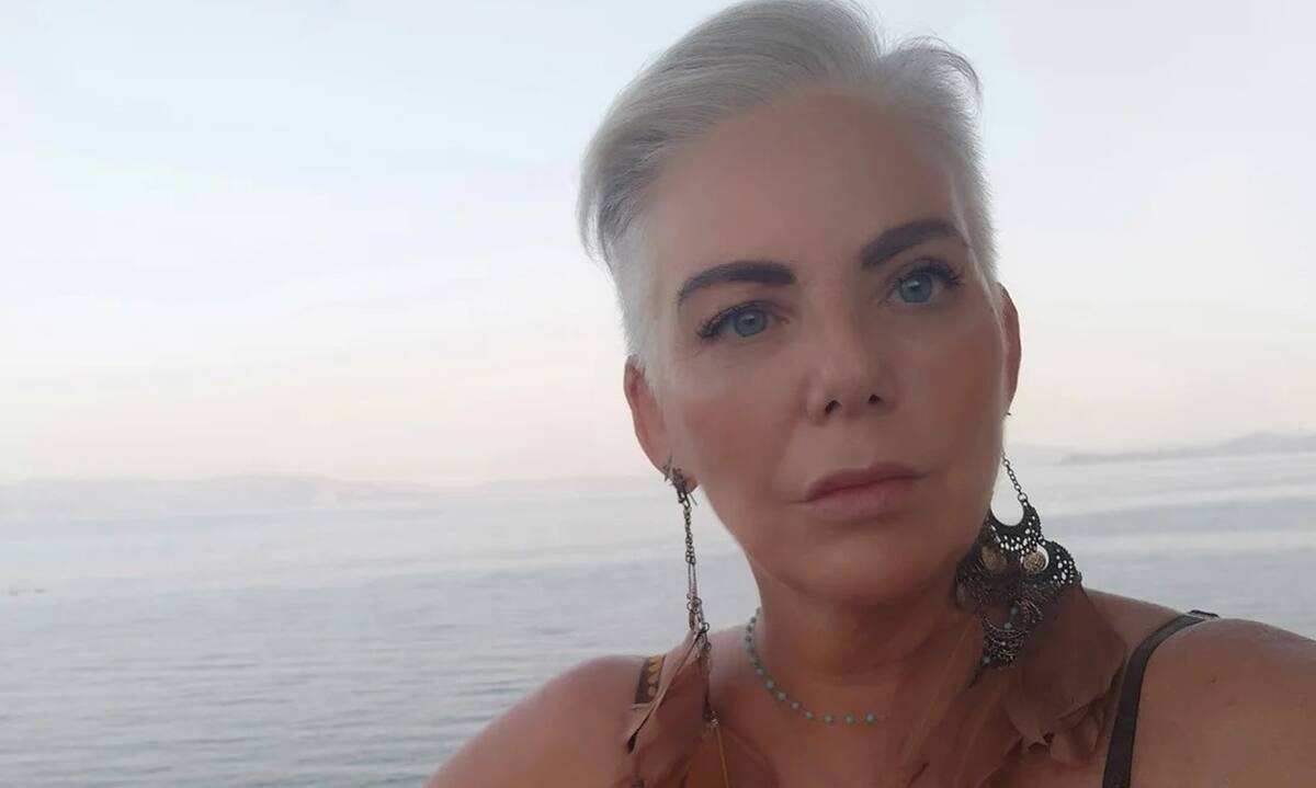 Νανά Παλαιτσάκη για Βαρυμπόμπη: Το βίντεο από το σπίτι της - Η φωτιά και ο «ήλιος που καίγεται»