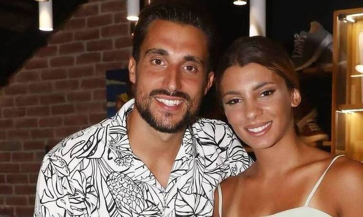 Ρουμελιώτη - Κατσούλης: Ζουν τον έρωτά τους στη Μύκονο - Τα παιχνίδια τους στην θάλασσα