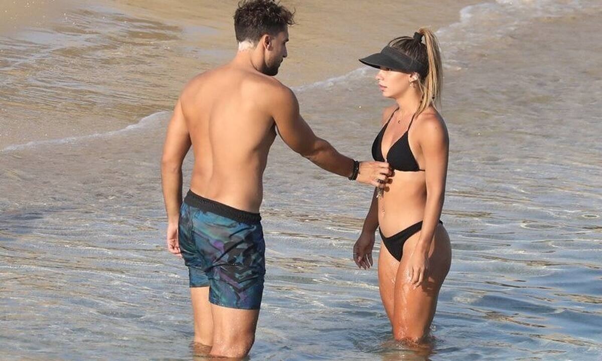 Μαριαλένα Ρουμελιώτη - Σάκης Κατσούλης: Καρέ καρέ τα πειράγματα και τα παιχνίδια μέσα στη θάλασσα