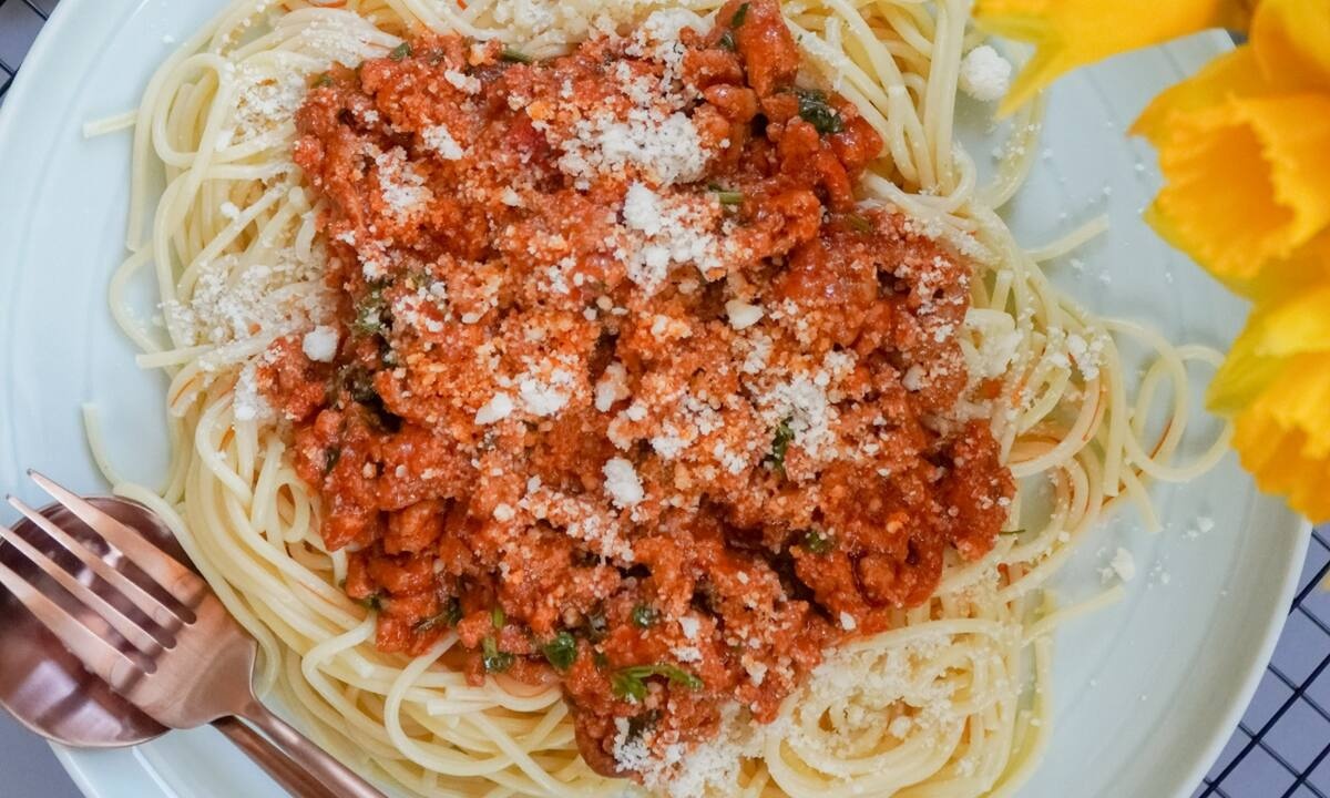 Πώς θα φτιάξεις τα νοστιμότερα μακαρόνια με κιμά (video)