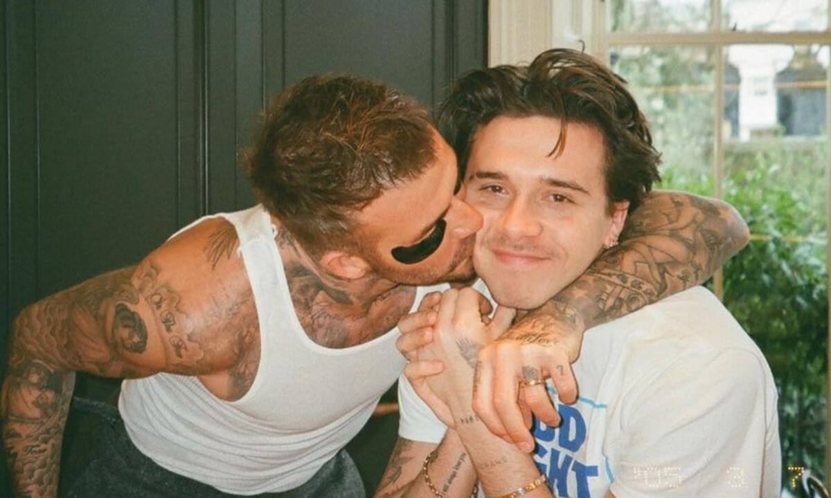 Brooklyn & David Beckham: Μπαμπάς και γιος μπήκαν στην κουζίνα και ιδού… τι έκαναν (video)