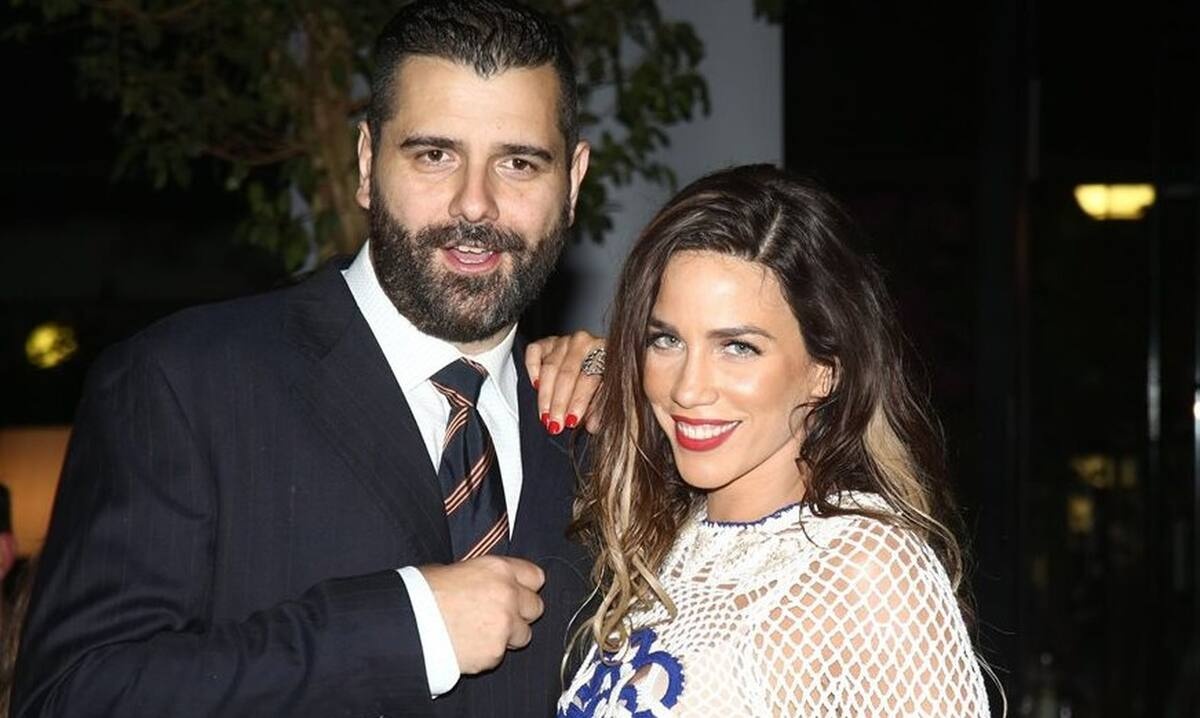 Στικούδη - Σερίφης: Ποζάρουν αγκαλιά πριν τη γέννηση του πρώτου τους παιδιού (Vid & Pics)