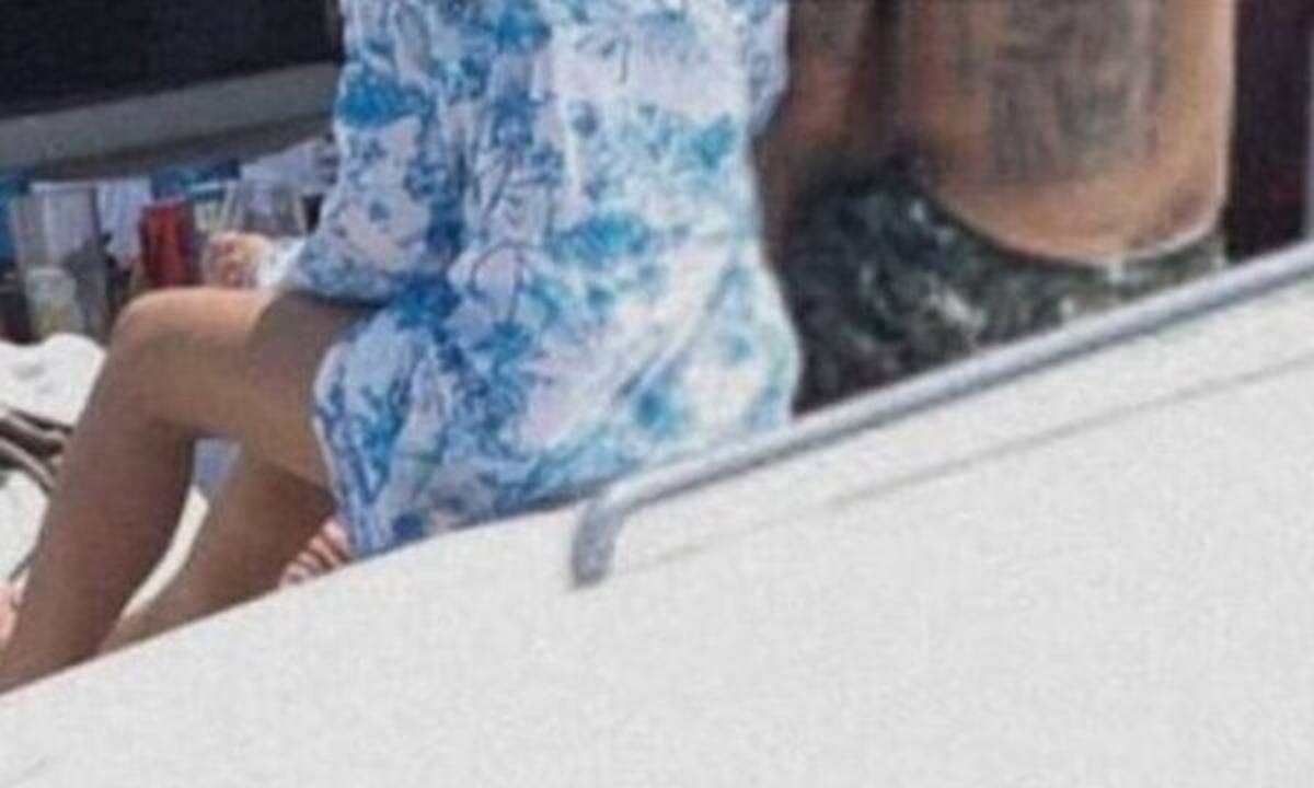 Είναι επίσημο! Αυτό το ζευγάρι είναι μαζί και κυκλοφόρησαν οι πρώτες φωτό