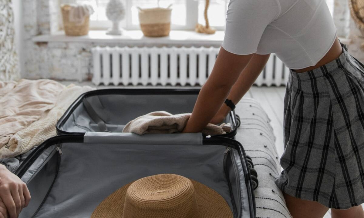 Φεύγεις για ΣΚ; Τα tips για να φτιάξεις γρήγορα τη βαλίτσα σου