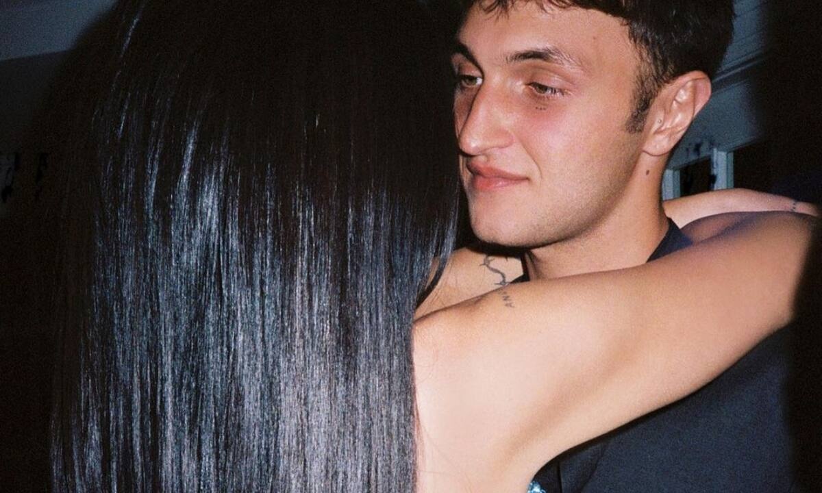 8 φορές που η Dua Lipa και ο Anwar Hadid απέδειξαν πως είναι full ερωτευμένοι
