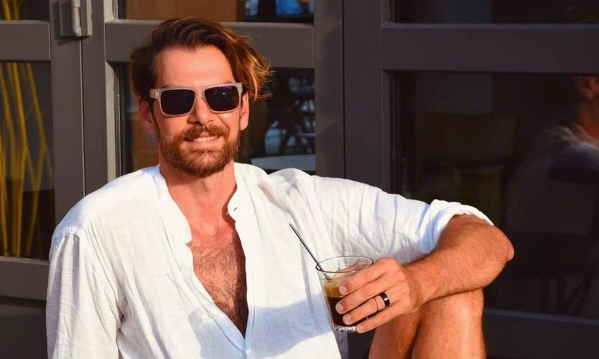 Ο Κωνσταντής επιστρέφει στις Άγριες Μέλισσες ανανεωμένος - Οι photo θα σου φτιάξουν τη μέρα