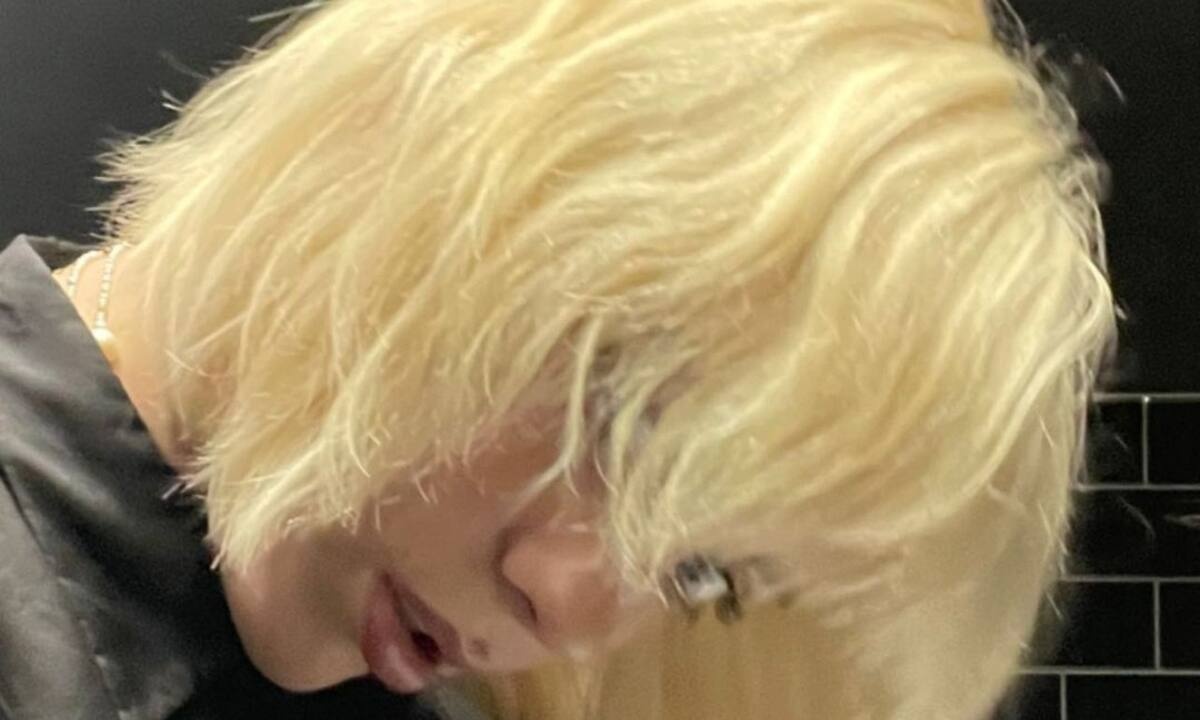 Η Billie Eilish έκανε μια μεγάλη αλλαγή στην εμφάνισή της