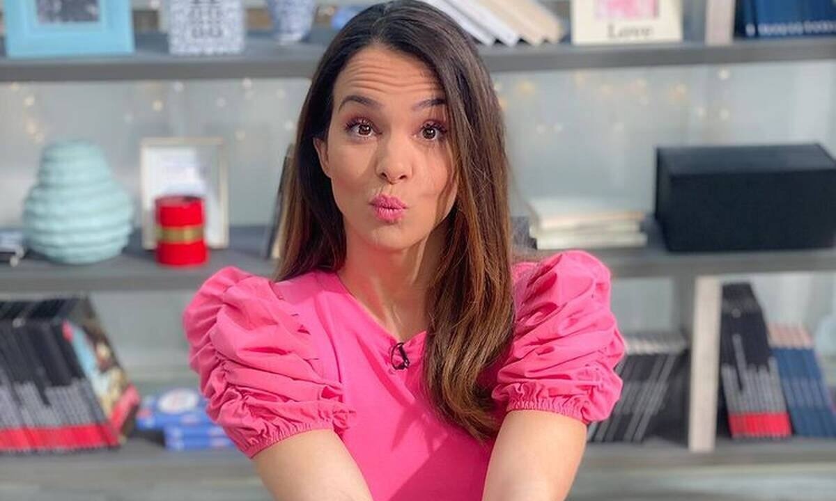 Ελιάνα Χρυσικοπούλου: Οι απίθανες φωτογραφίες με τις κόρες της στην Τήνο