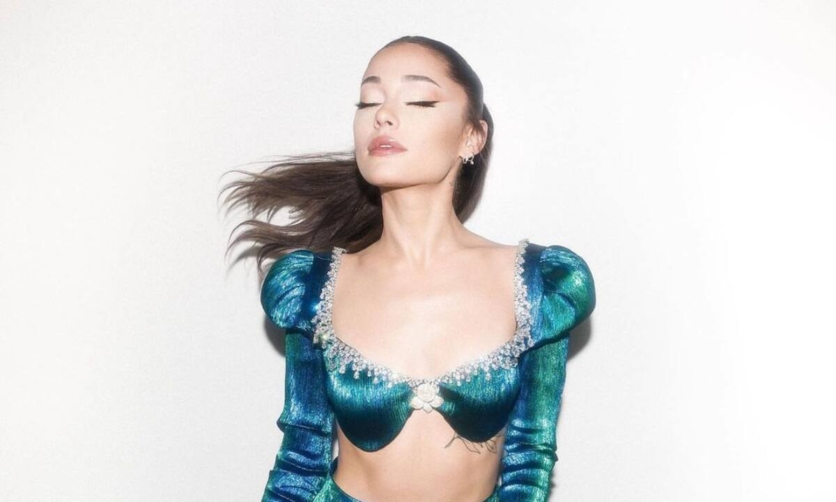 Η Ariana Grande ετοιμάζει το δικό της brand καλλυντικών