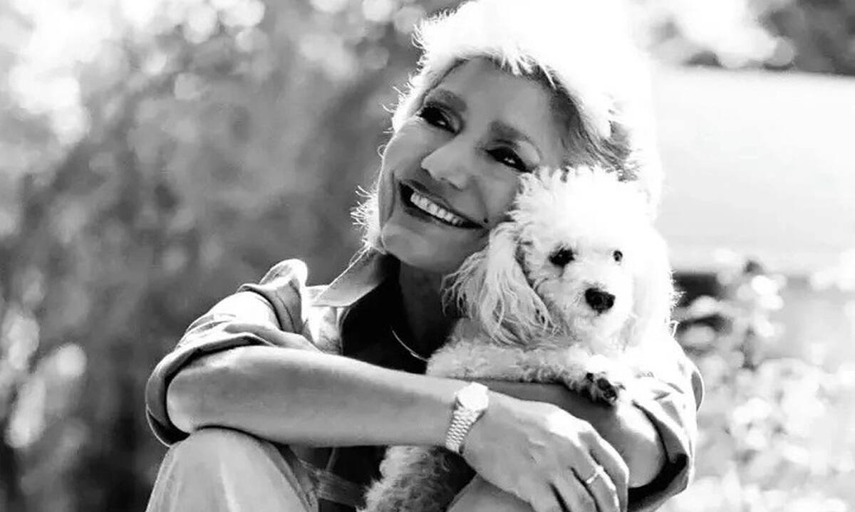 Μαρινέλλα: «Βλέπω με λύπη ότι και σήμερα μια κοπέλα πρέπει να δίνει μάχη για την αξιοπρέπειά της»