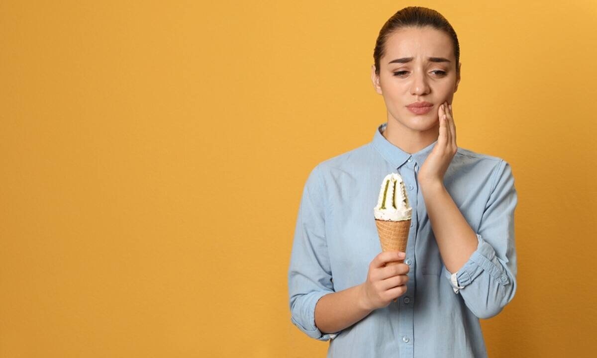 Ευαίσθητα δόντια: 4 πράγματα που πρέπει να αποφεύγετε (εικόνες)