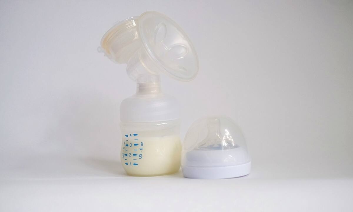 Πράσινο, κίτρινο, ροζ και γαλάζιο μητρικό γάλα; Κι όμως υπάρχουν