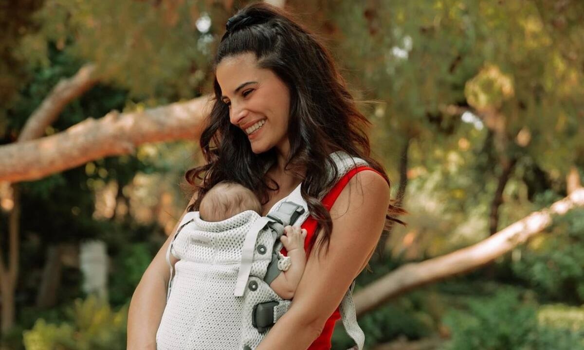 Χριστίνα Μπόμπα: Ο λόγος που δεν πηγαίνει βόλτα και με τα δυο παιδιά