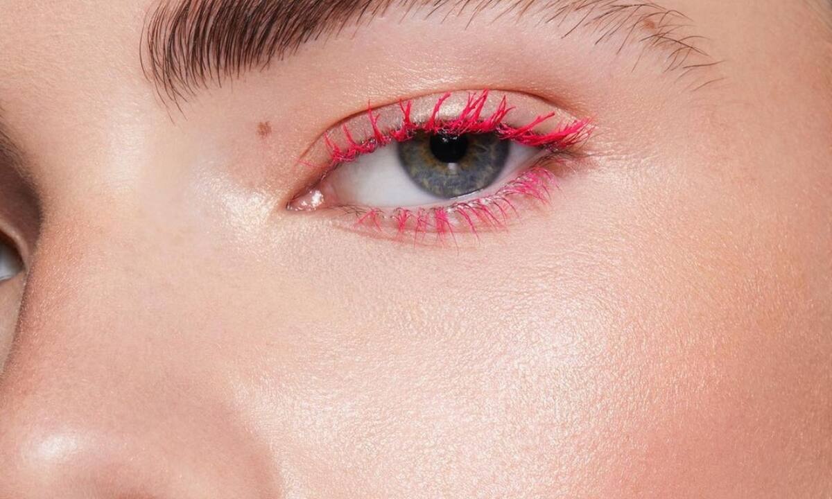 Οι ωραιότερες χρωματιστές mascara για τα μάτια σου και μόνο