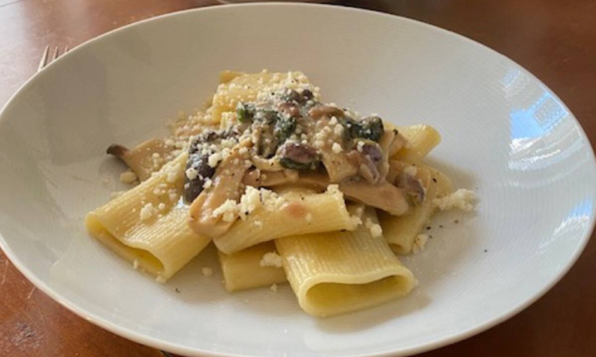 Συνταγή για Paccheri με Porcini και φυστίκια (Γράφει η Majenco)