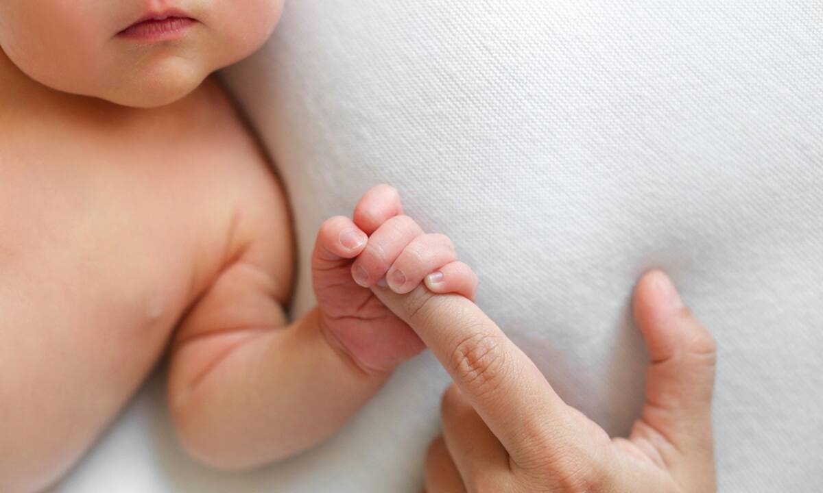 Ηλεία: Νοσηλεύτρια υιοθετεί νεογέννητο που εγκαταλείφθηκε από τη μητέρα του