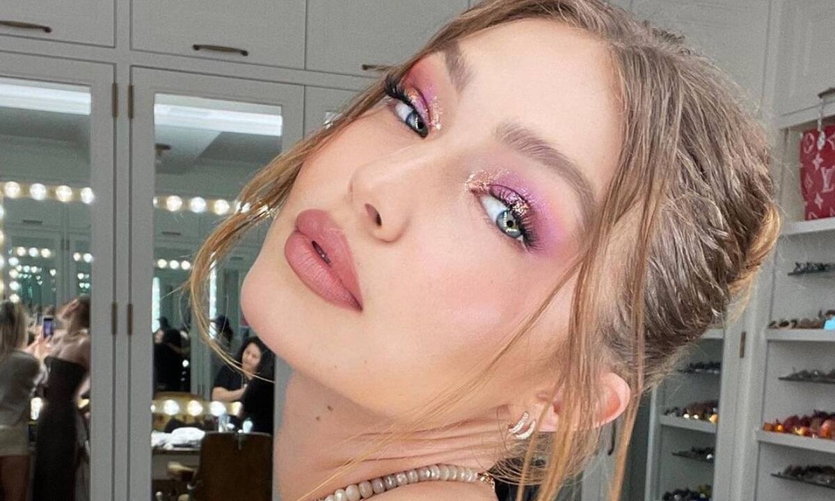 H ροζ σκιά είναι το πιο hot trend αυτή την περίοδο-Πώς θα το υιοθετήσεις