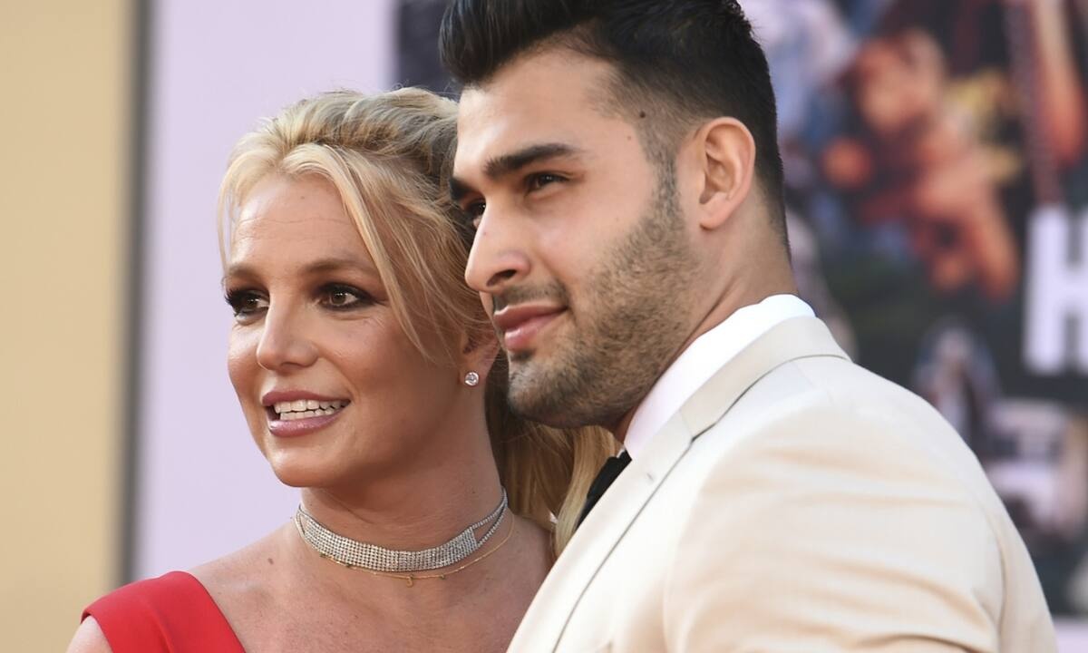 Η Britney Spears αρραβωνιάστηκε τον Sam Asghari - Η προκλητική ανακοίνωση στο Instagram