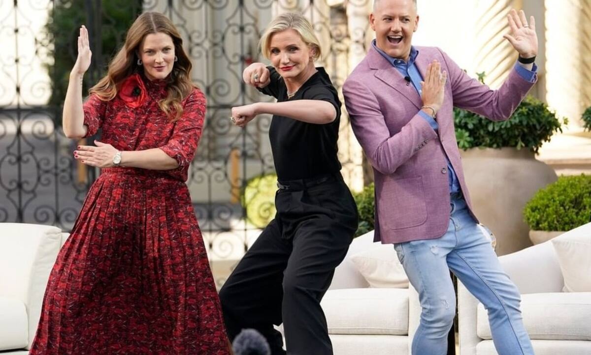 Drew Barrymore  και Cameron Diaz ποζάρουν χωρίς φίλτρα και χωρίς μπότοξ