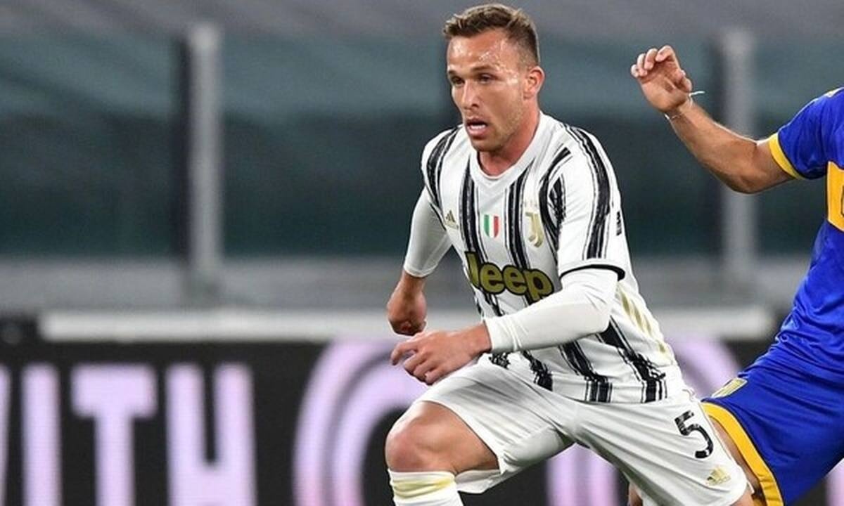 Αρτούρ Μέλο: Τροχαίο ατύχημα για τον παίκτη της Γιουβέντους (vid)