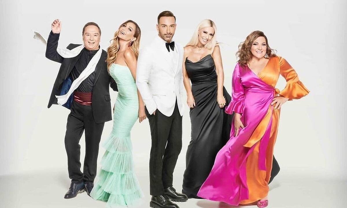 J2US: Το λαμπερό σόου έκανε πρεμιέρα και το Twitter έκανε... πάρτι!