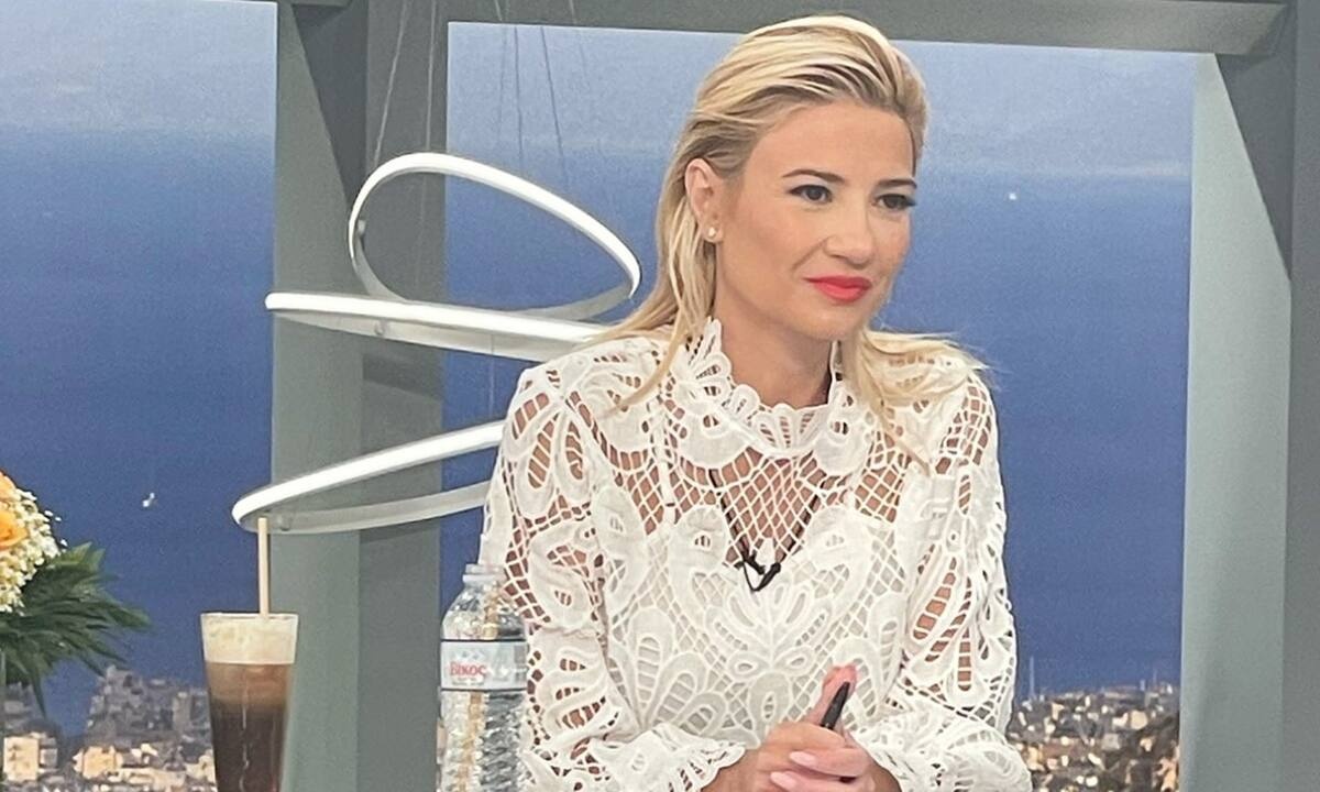 Φαίη Σκορδά: Τα μυστικά του Βασίλη Μπουλούμπαση για να πετύχεις το χτένισμά της