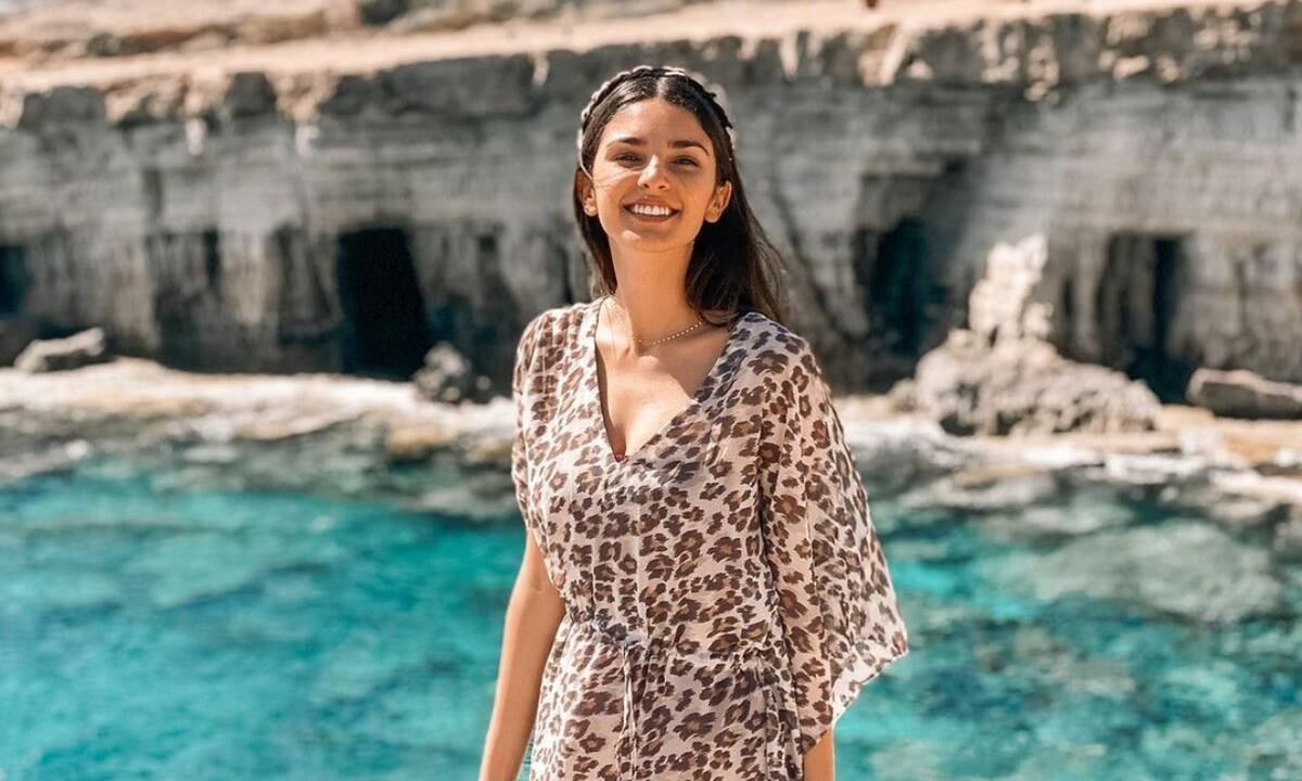 Οι πιο hot φωτογραφίες της Ιφιγένειας Τζόλα από το καλοκαίρι