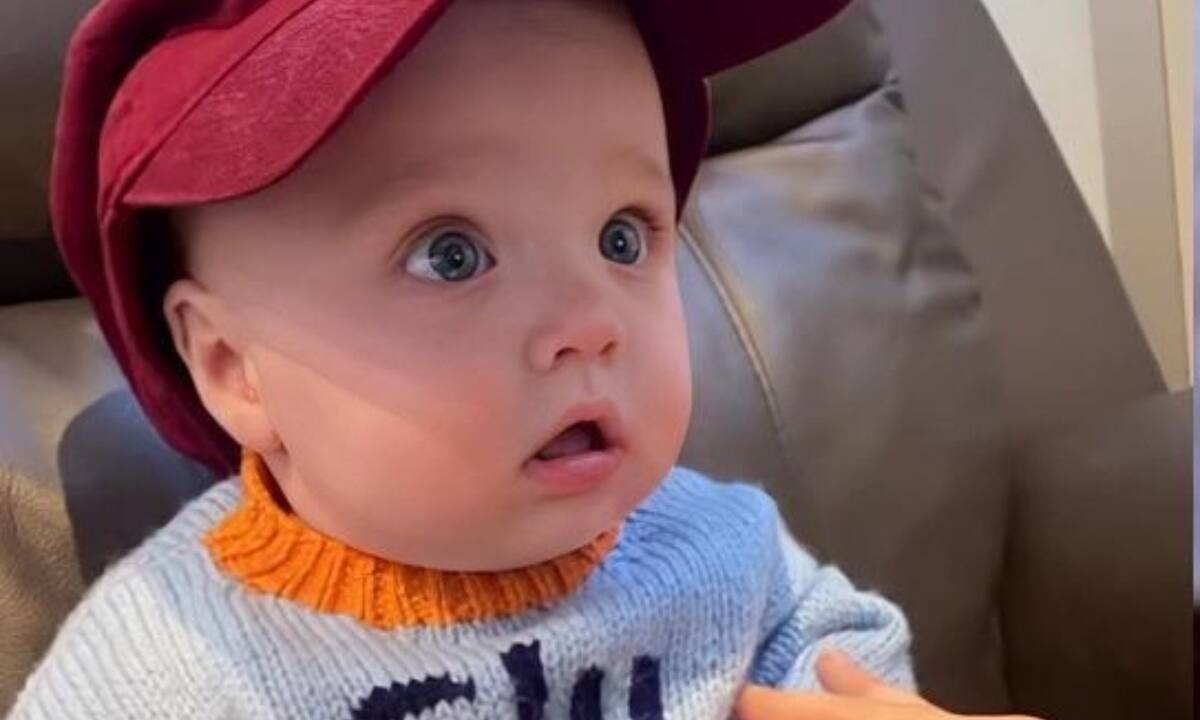 Η Emily Ratajkowski έδειξε για πρώτη φορά τον γιο της 7 μήνες μετά τη γέννηση του (photos)