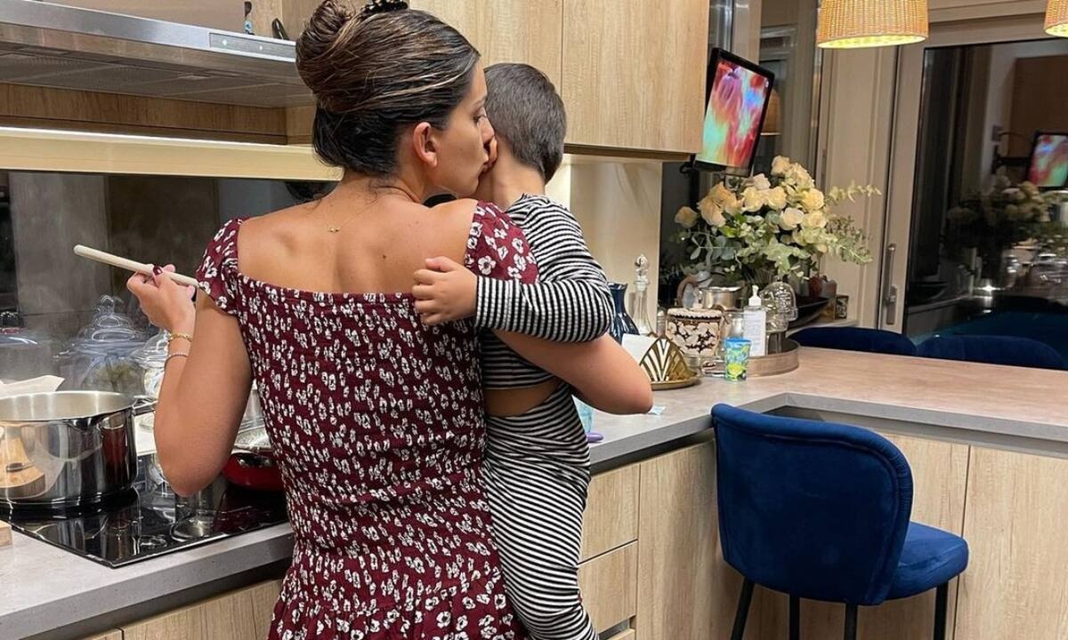 Σταματίνα Τσιμτσιλή: Οι 2 απίθανες φώτο που δημοσίευσε με τον γιο της