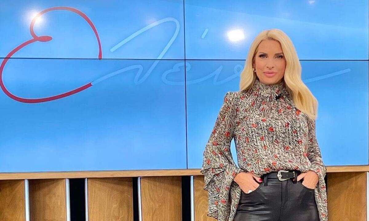 Ελένη Μενεγάκη: Έπεσε στα πατώματα για χάρη του (Video)