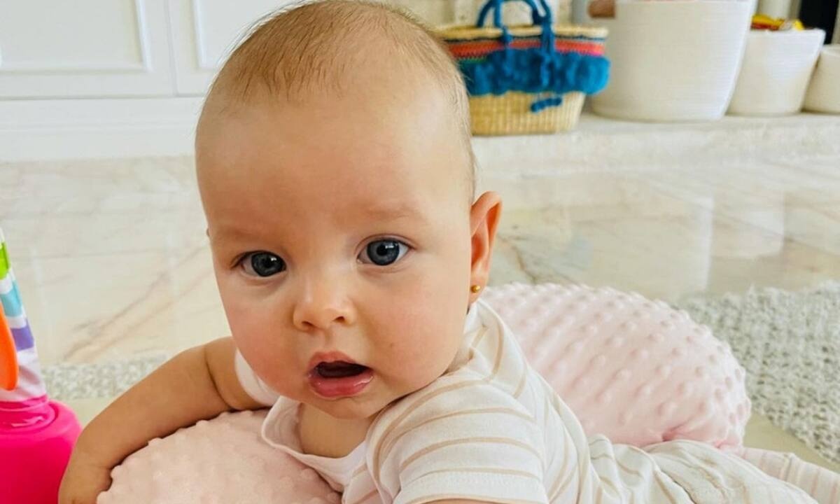 Αυτή η όμορφη μπέμπα είναι κόρη γνωστού μοντέλου