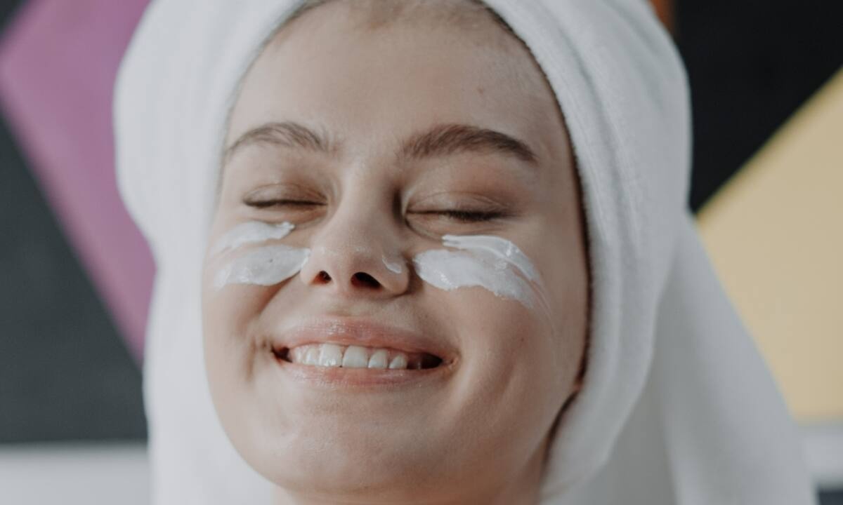 Τι τον θέλεις τον καφέ; Οι κρέμες ματιών με καφεΐνη θα σε ξυπνήσουν καλύτερα (+10 για να διαλέξεις)