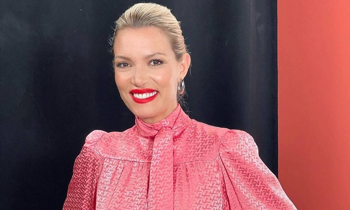 Βίκυ Καγιά: Λευκό παντελόνι το φθινόπωρο; Κάν΄το κι εσύ όπως η Βίκυ - Το σικάτο στιλ της