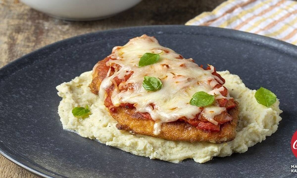 Chicken parmesan από τον Άκη Πετρετζίκη