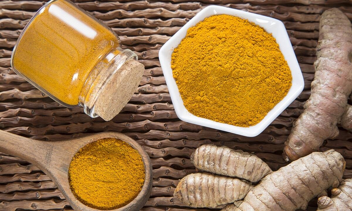 Πού βοηθά η τακτική κατανάλωση κουρκουμά (εικόνες)
