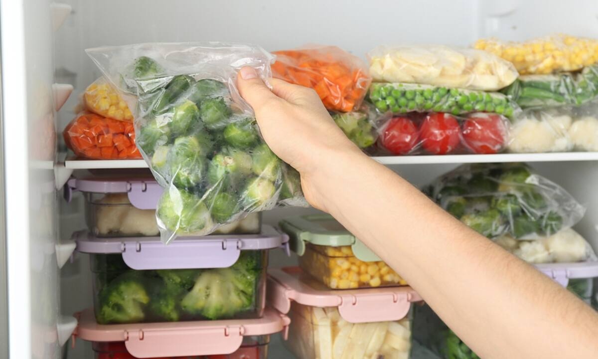 Αποθήκευση τροφίμων: Τα λάθη που βάζουν σε κίνδυνο την υγεία σας (εικόνες)