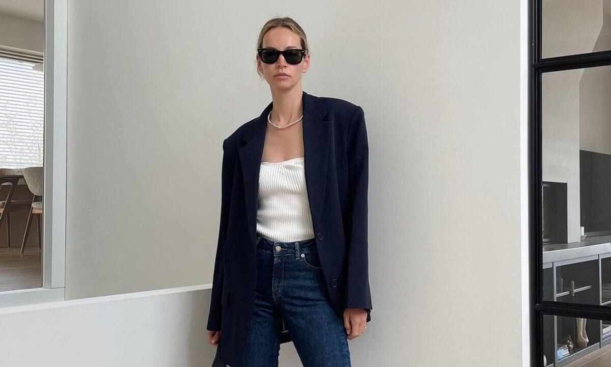 10 κομψοί τρόποι για να φορέσεις τα jeans σου στο γραφείο