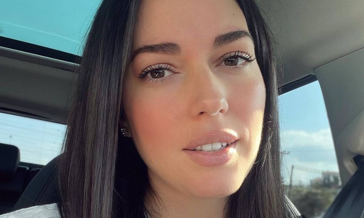 Ισμήνη Νταφοπούλου: Η κόρη της έγινε 2 ετών - Εντυπωσιακή η μωβ τούρτα της